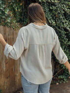 Neuflora Guazy Cotton Long Sleeve Button Down Shirt Raw Edge Hem Women's Size M